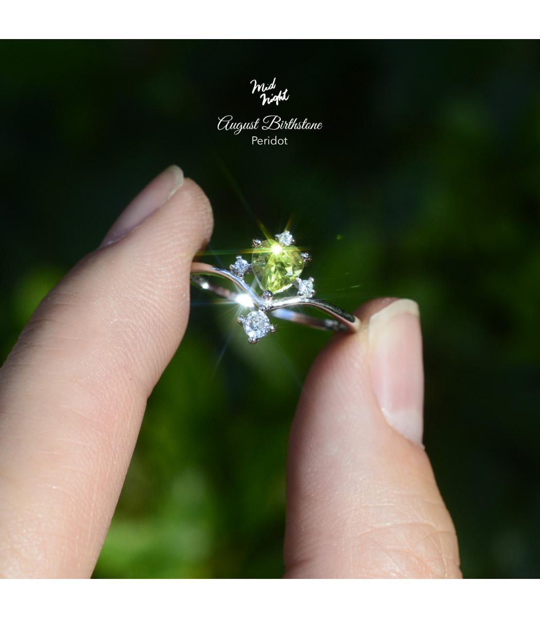 August Birthstone-Antique Heart Ring